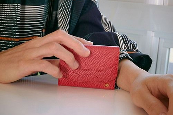 キプリスの母の日ギフト　三つ折りコンパクト財布