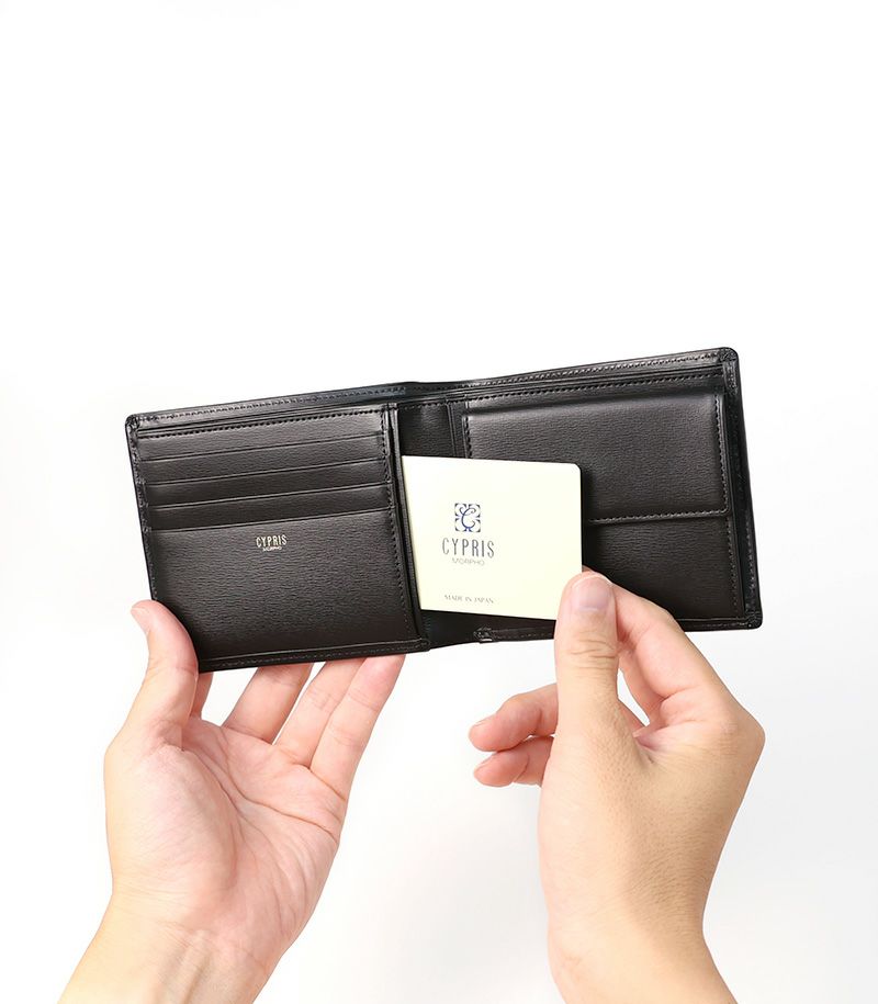 未使用　CYPRIS メンズ2つ折り財布　ブラック　レザー　シンプル　小物 CYPRIS 財布 メンズ 二つ折り財布 本革 小銭入れあり キプリス
