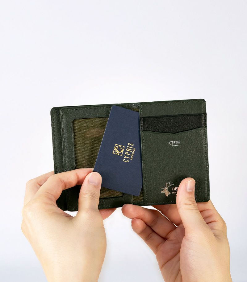 レザーパスケース